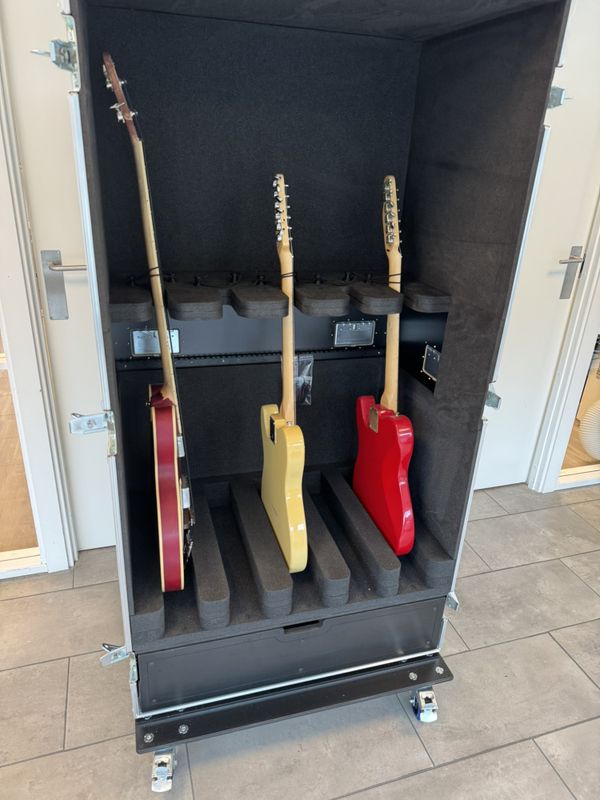Gisk-12 Gitarskap for 5 stk Elektriske gitarer / Elektriske basser